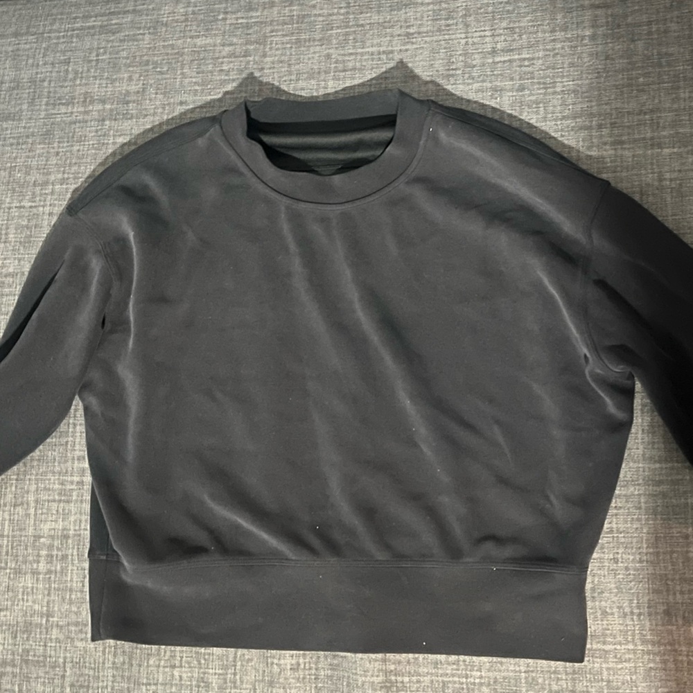 Women’s lululemon softstream crewneck. Black, size 2